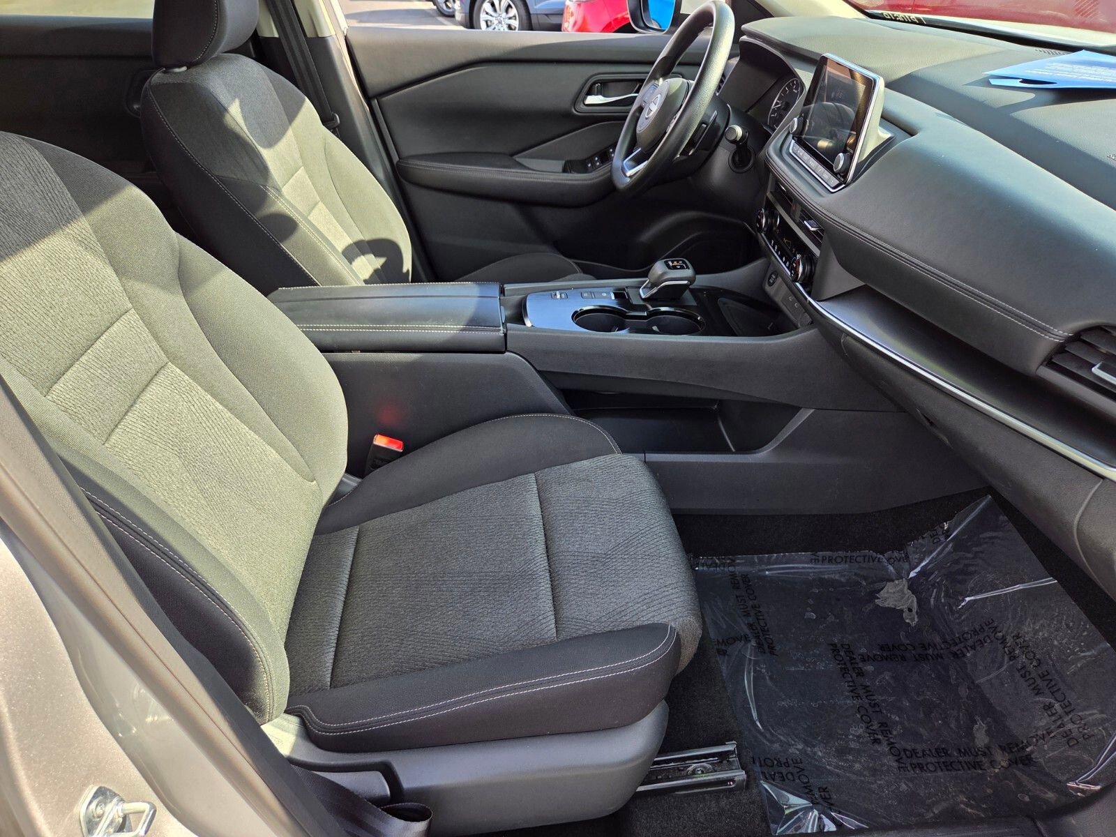 Used 2024 Nissan Rogue SV image 15