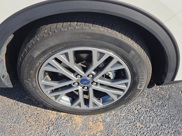 Certified 2022 Ford Escape SEL image 9