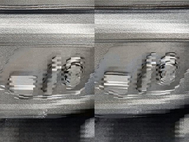 Used 2025 Kia Sportage X-Line w/ Premium Package image 18