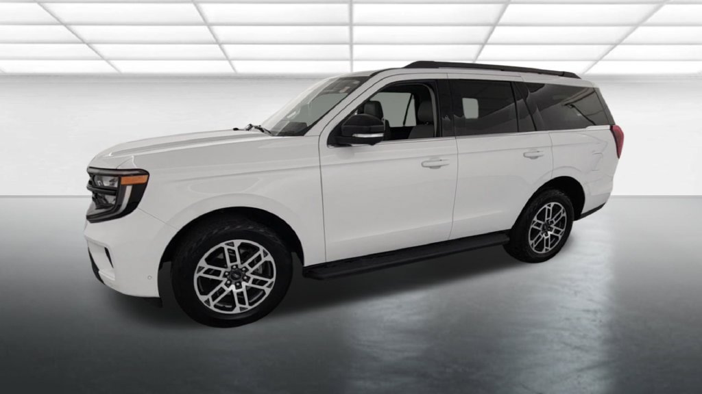 Certified 2025 Ford Expedition Active AWD/4WD image 4