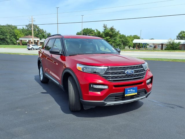 Certified 2023 Ford Explorer XLT w/ Equipment Group 202A AWD/4WD image 7