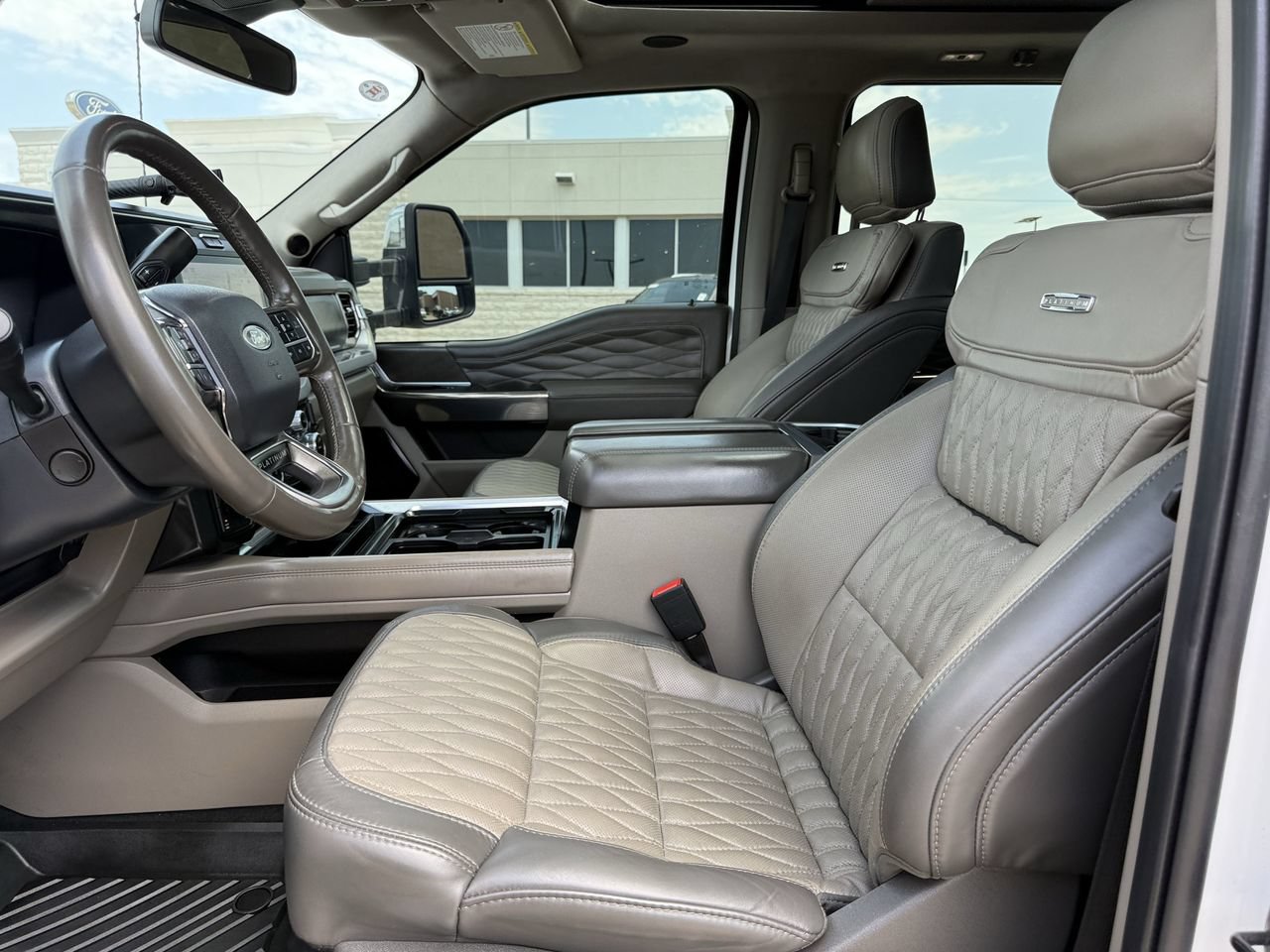 Certified 2025 Ford F350 Platinum w/ Platinum Plus Package AWD/4WD image 25