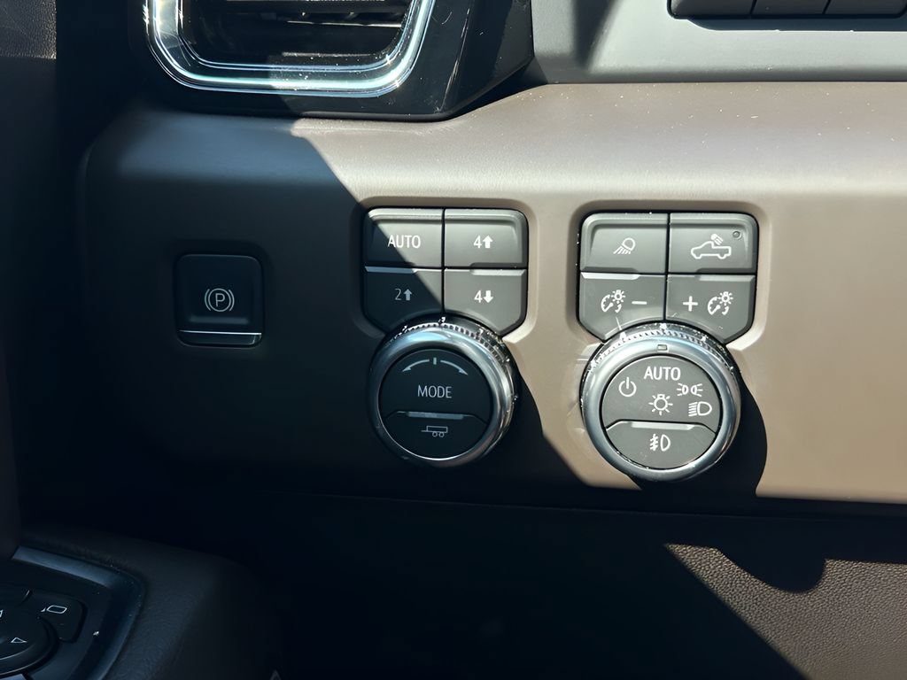 Used 2026 GMC Sierra 3500 Denali w/ Denali Reserve Package AWD/4WD image 22