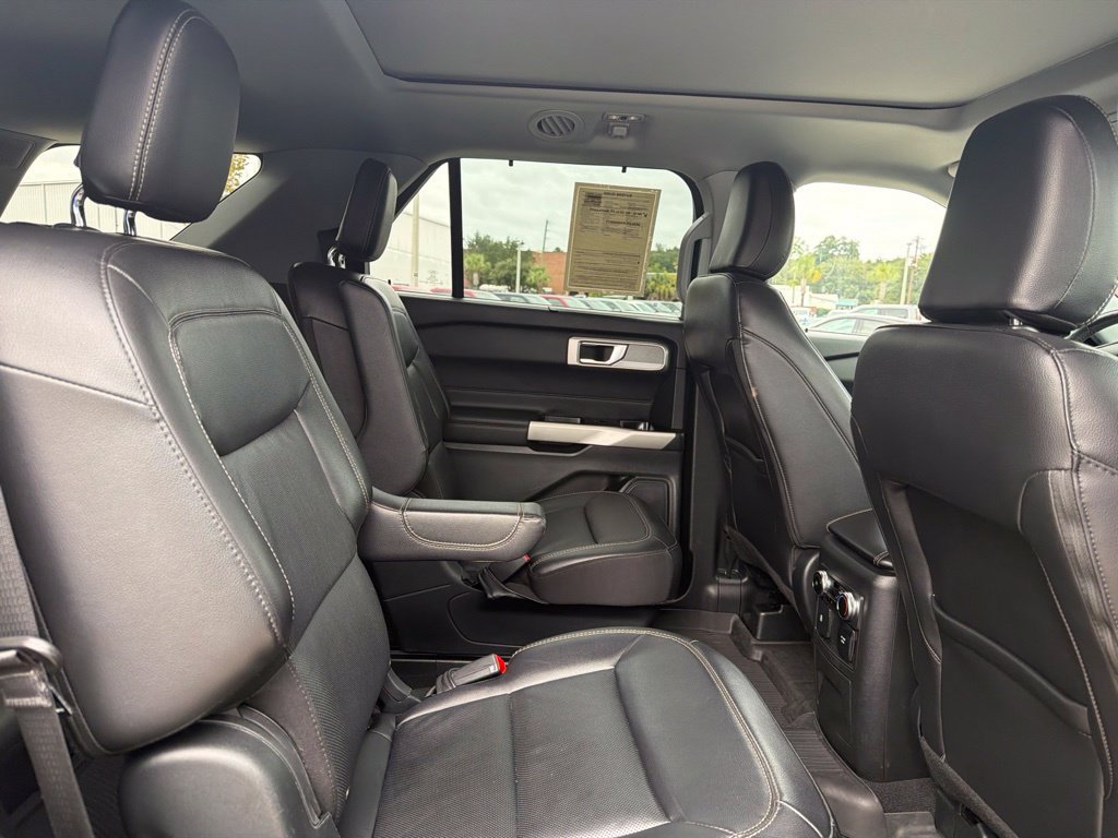 Certified 2023 Ford Explorer Limited w/ Equipment Group 301A RWD image 33