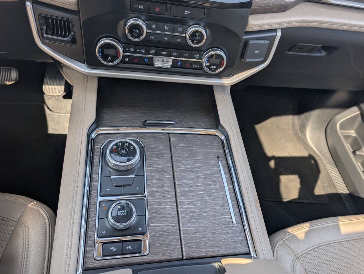 Certified 2024 Ford Expedition Limited AWD/4WD image 20
