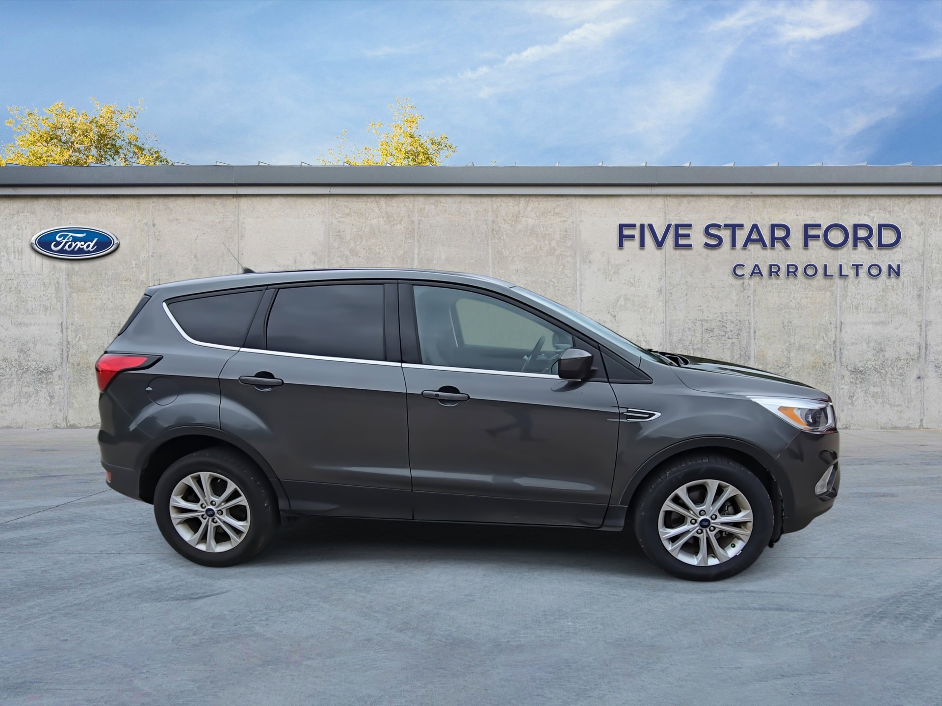 Certified 2019 Ford Escape SE image 9