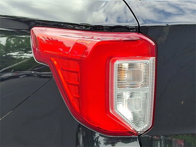 Certified 2022 Ford Explorer XLT w/ Equipment Group 202A image 10