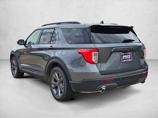 Certified 2022 Ford Explorer XLT w/ Equipment Group 202A image 5