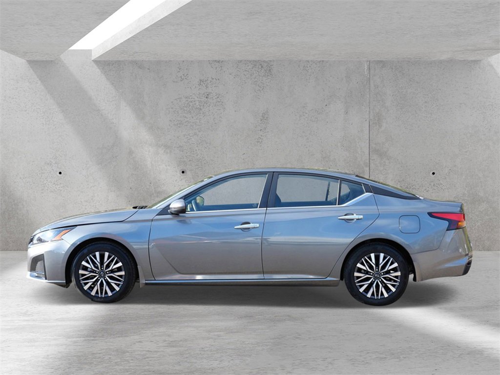 Used 2023 Nissan Altima 2.5 SV image 5