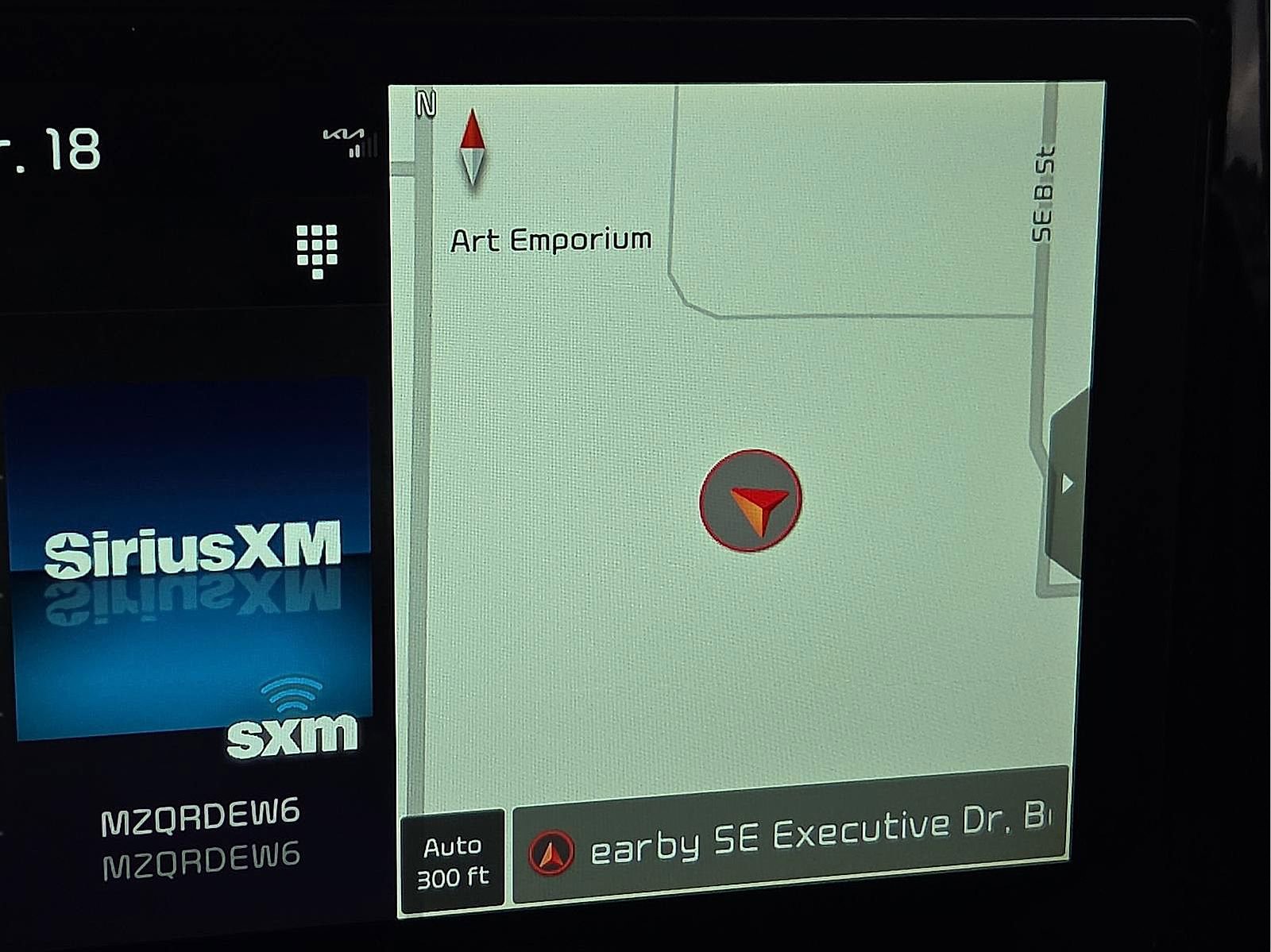 Used 2023 Kia Carnival EX image 18