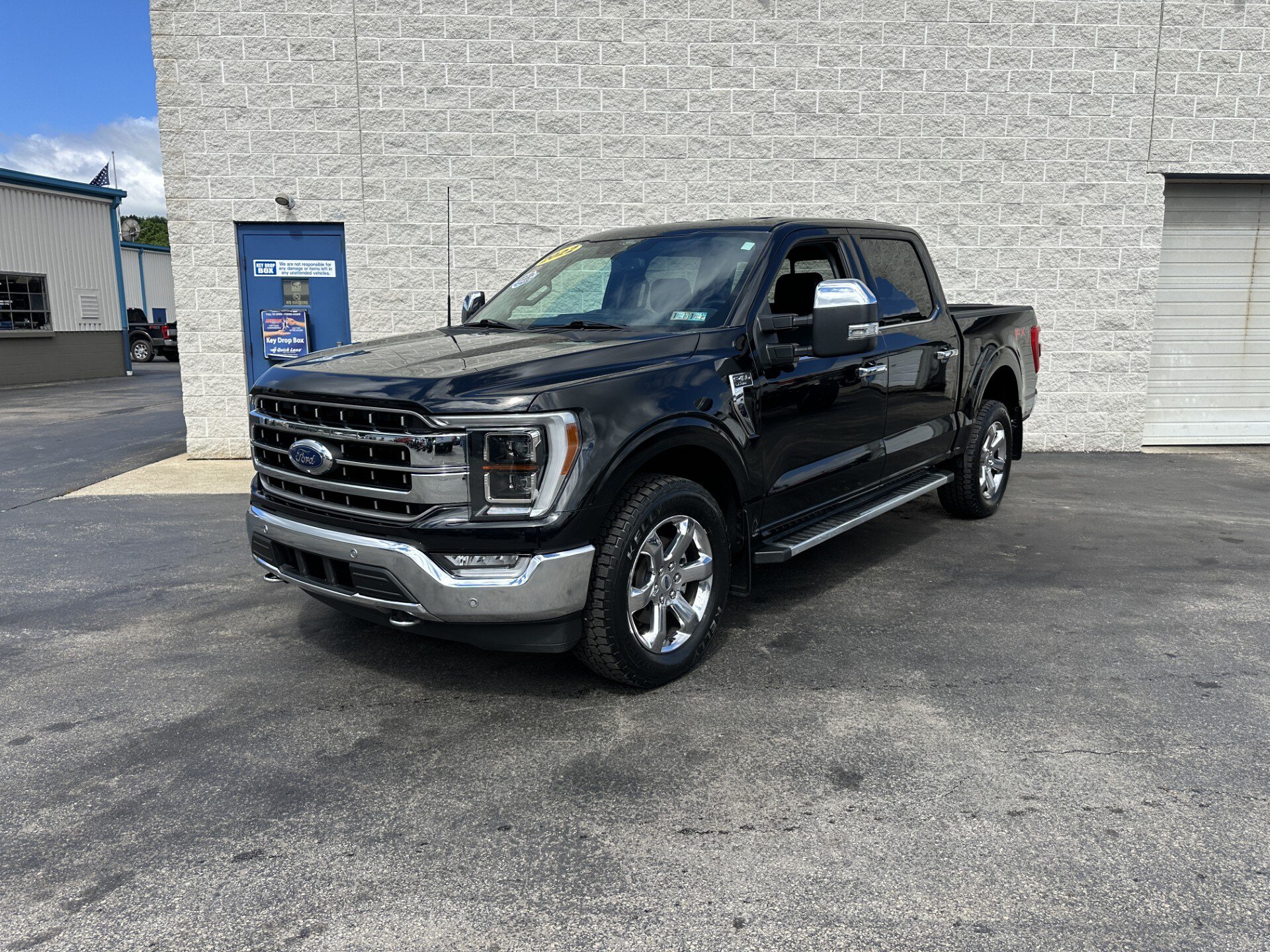 Certified 2022 Ford F150 Lariat w/ Equipment Group 502A High AWD/4WD image 2