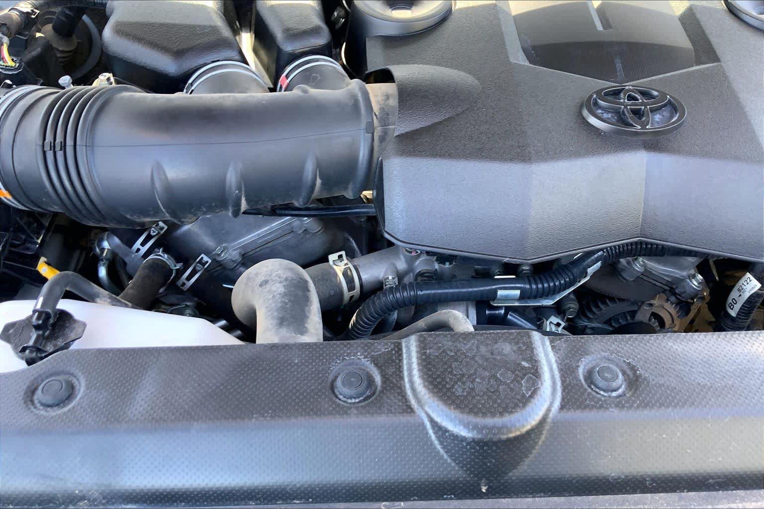 Used 2021 Toyota 4Runner Venture AWD/4WD image 33