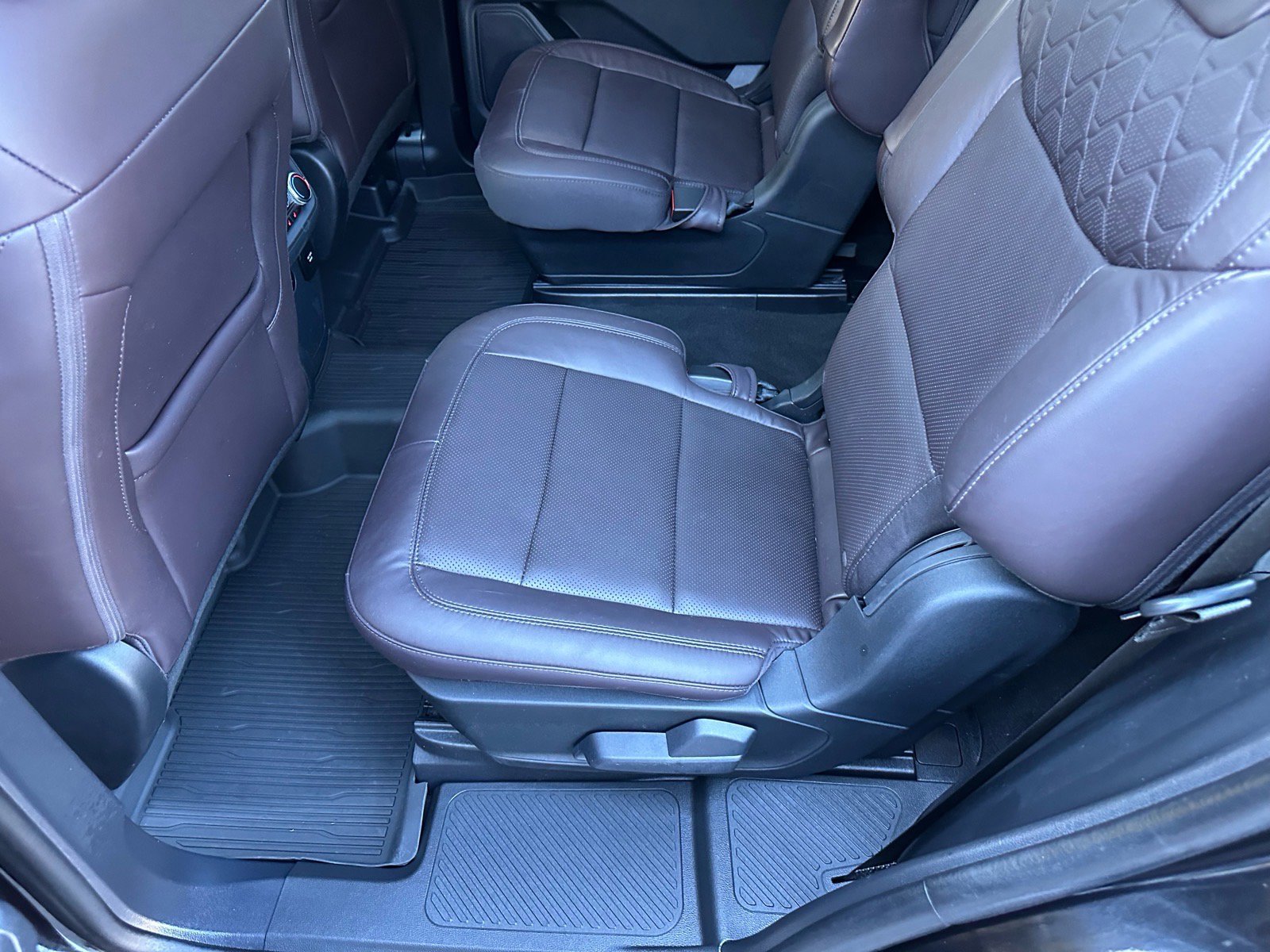 Certified 2025 Ford Explorer Platinum w/ LUX Leather Package image 25