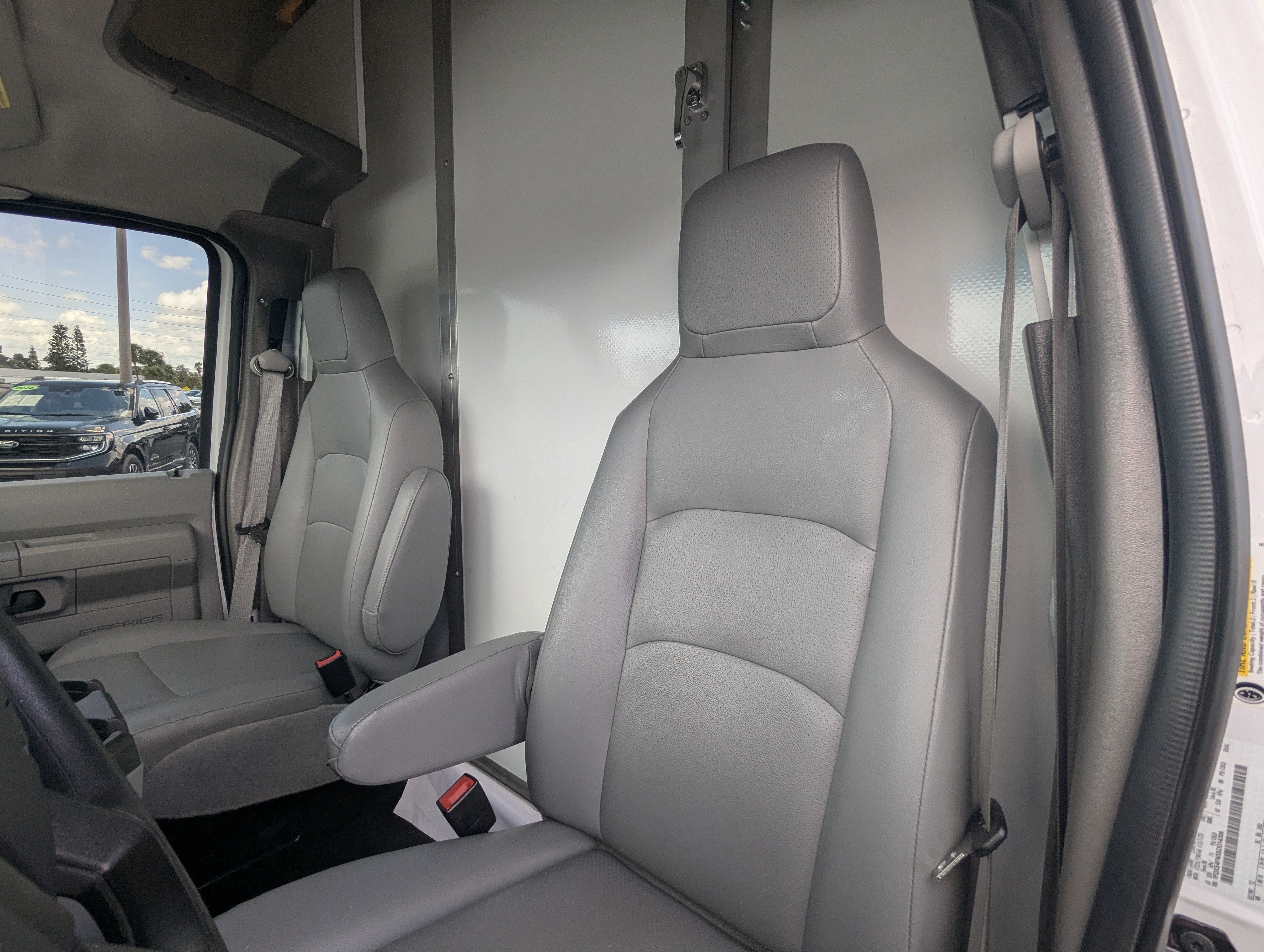 Certified 2025 Ford E-450 and Econoline 450 Super Duty w/ Power Equipment Group RWD image 20