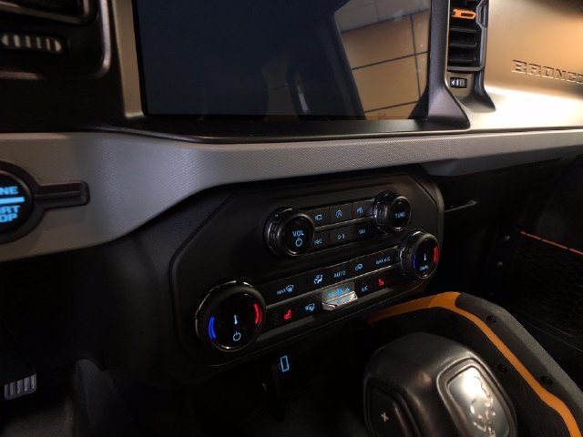 Certified 2022 Ford Bronco Badlands AWD/4WD image 17