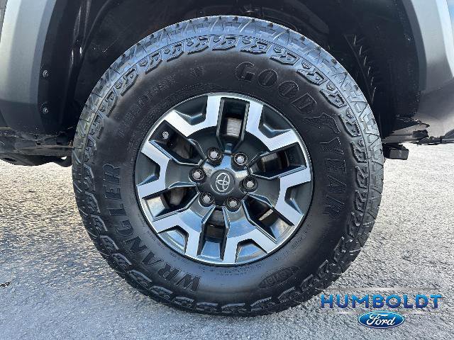 Used 2020 Toyota Tacoma TRD Off-Road w/ Technology Package image 9