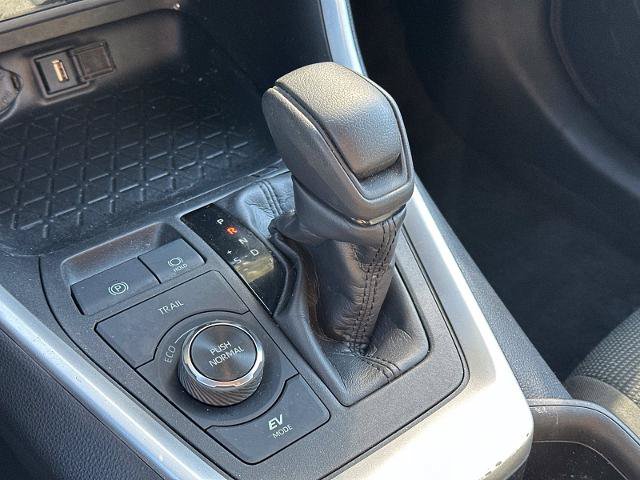 Used 2022 Toyota RAV4 LE AWD/4WD image 7