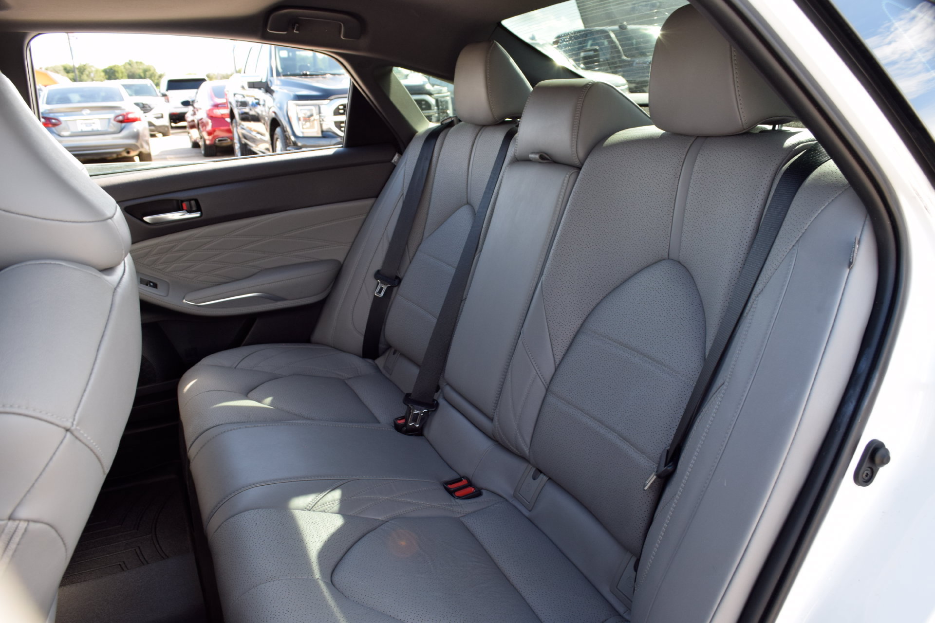 Used 2021 Toyota Avalon Limited w/ Advanced Safety Package FWD image 18