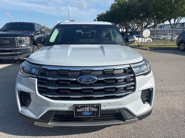 Certified 2026 Ford Explorer Active RWD image 2