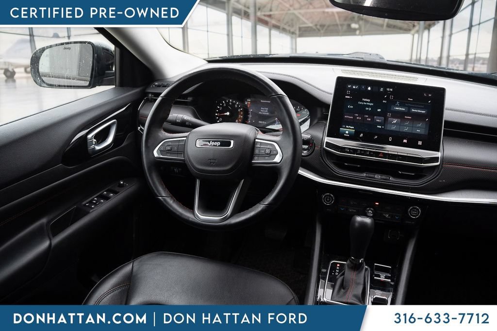 Used 2022 Jeep Compass Trailhawk w/ Trailhawk Convenience Group AWD/4WD image 16