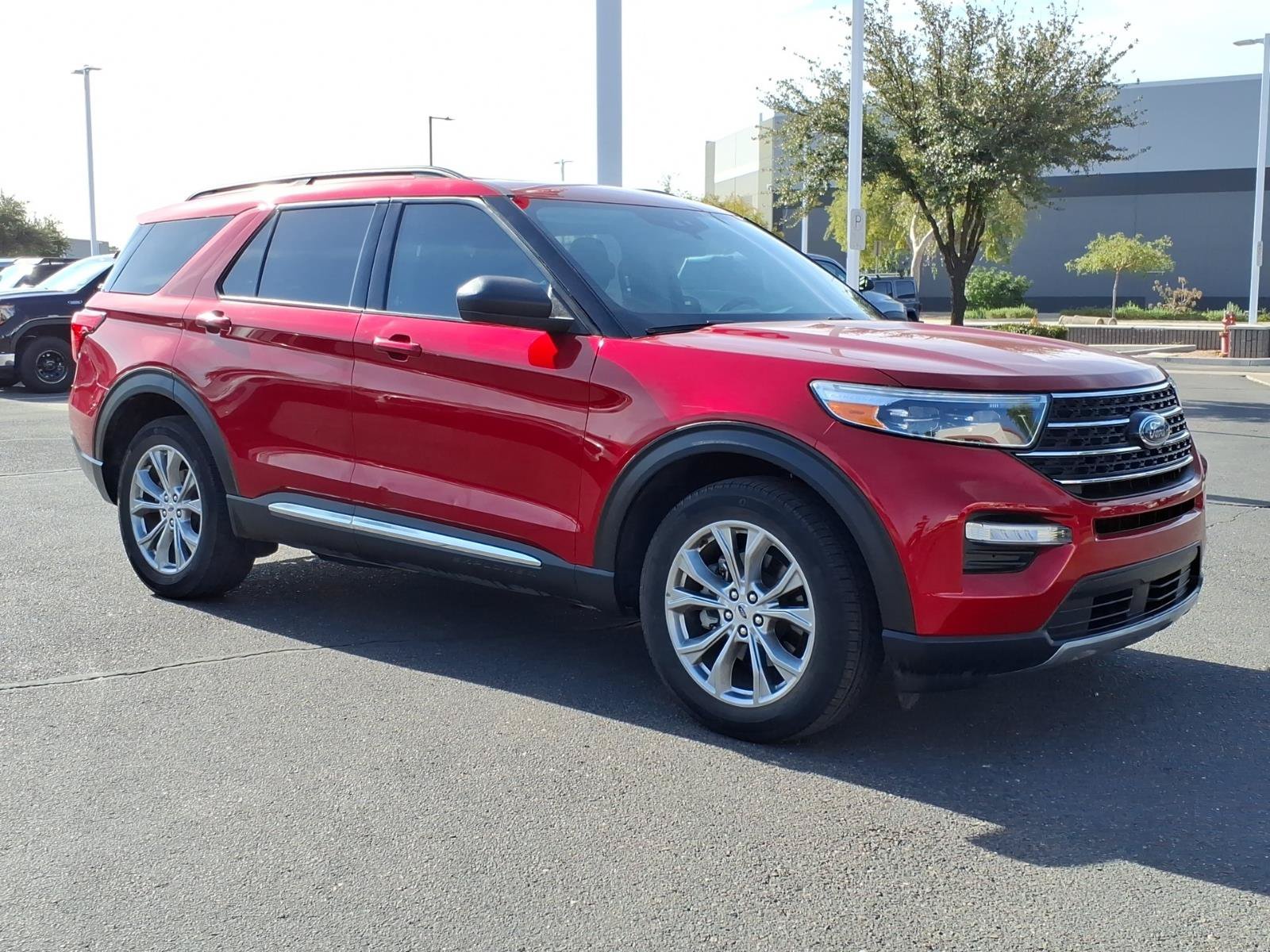Certified 2023 Ford Explorer XLT w/ Equipment Group 202A AWD/4WD image 7