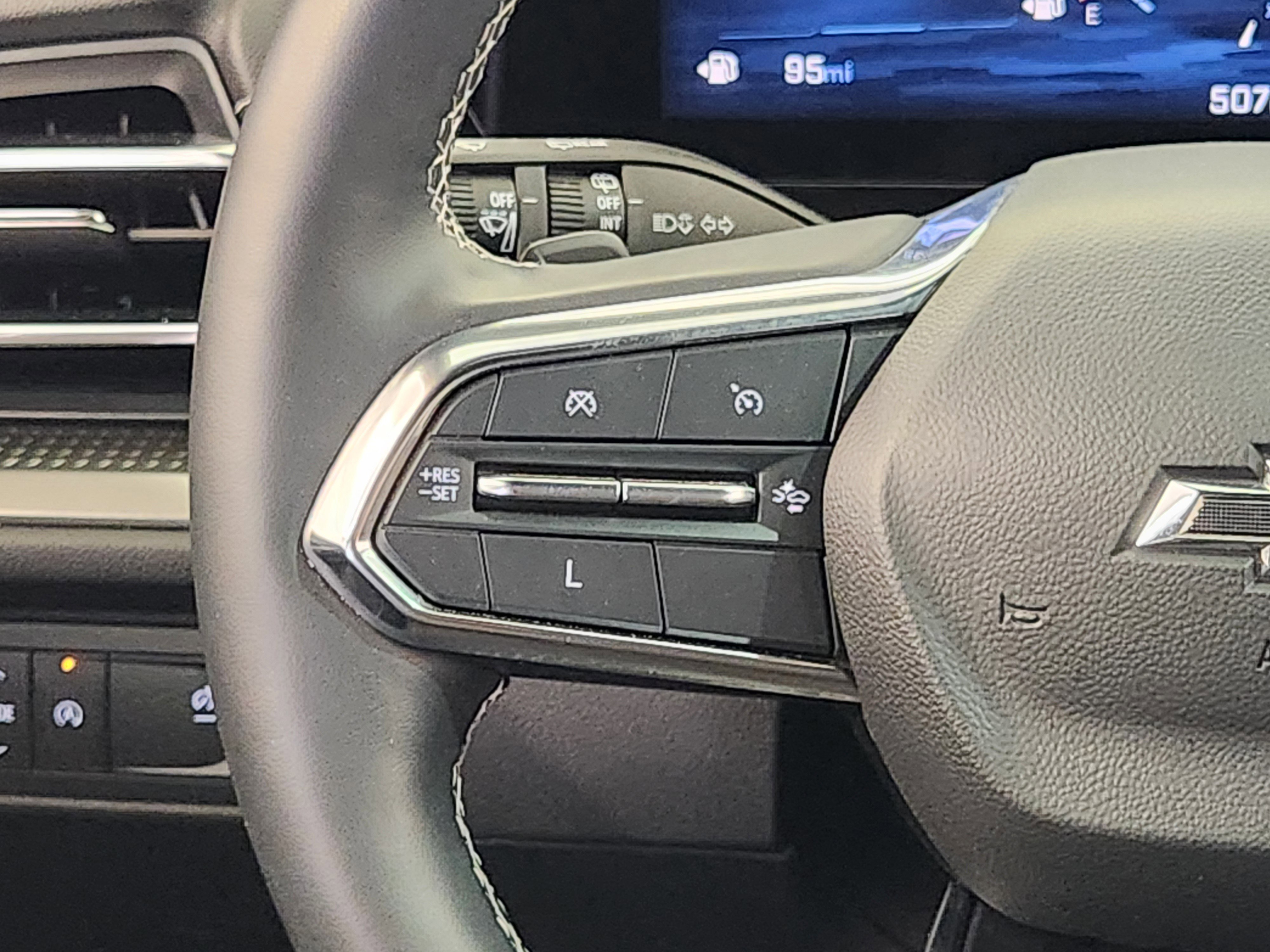 Used 2024 Chevrolet Traverse LT w/ Midnight/Sport Edition image 26