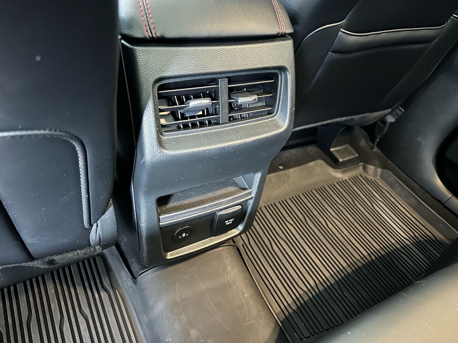 Certified 2024 Ford Edge ST-Line w/ Class II Trailer Tow Package image 27