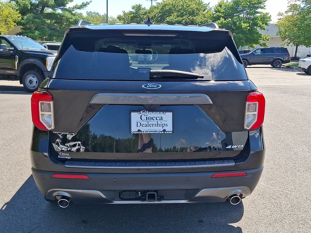 Certified 2023 Ford Explorer XLT w/ Equipment Group 202A AWD/4WD image 8
