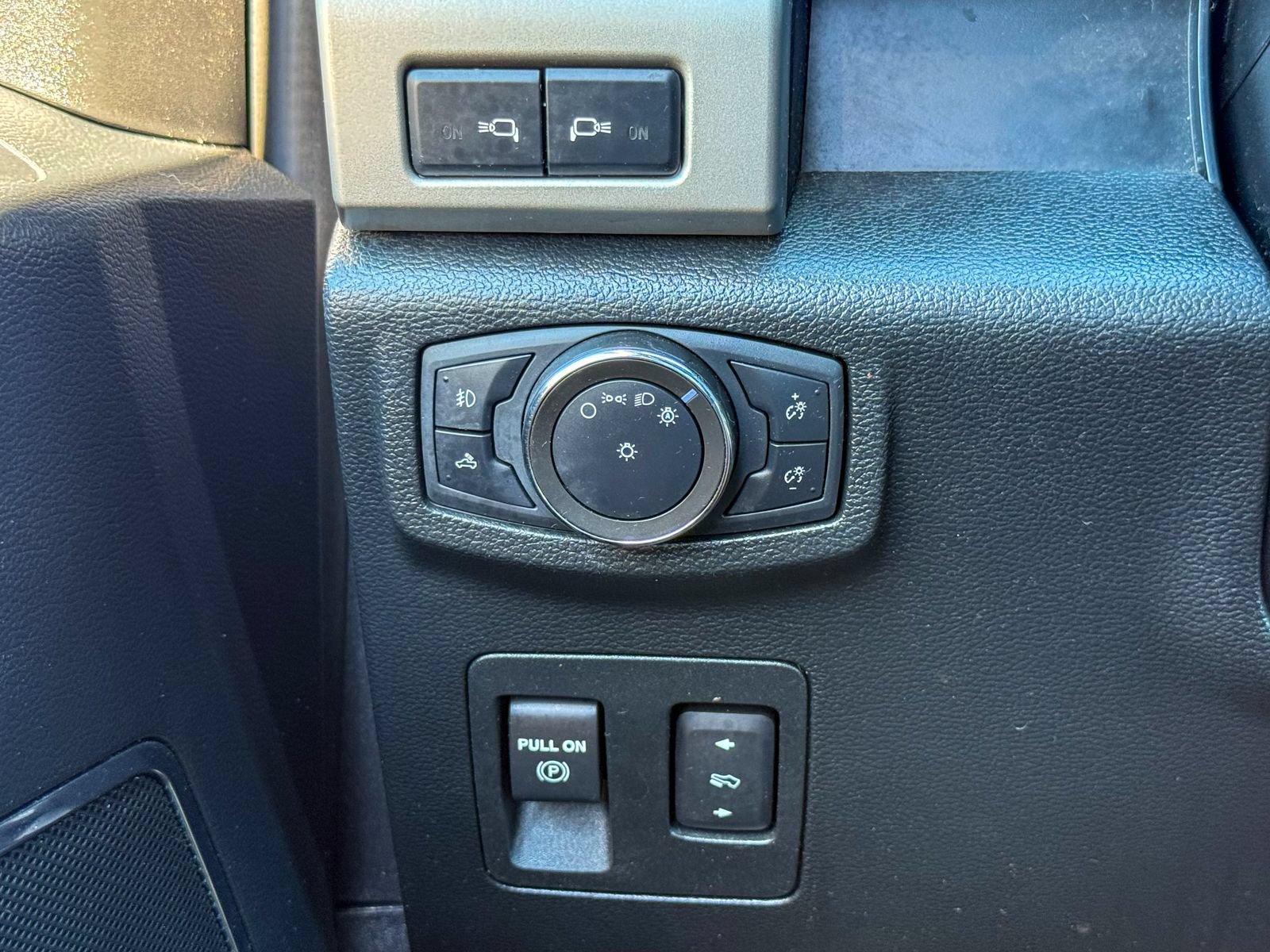 Certified 2020 Ford F150 Lariat w/ Equipment Group 502A Luxury AWD/4WD image 32