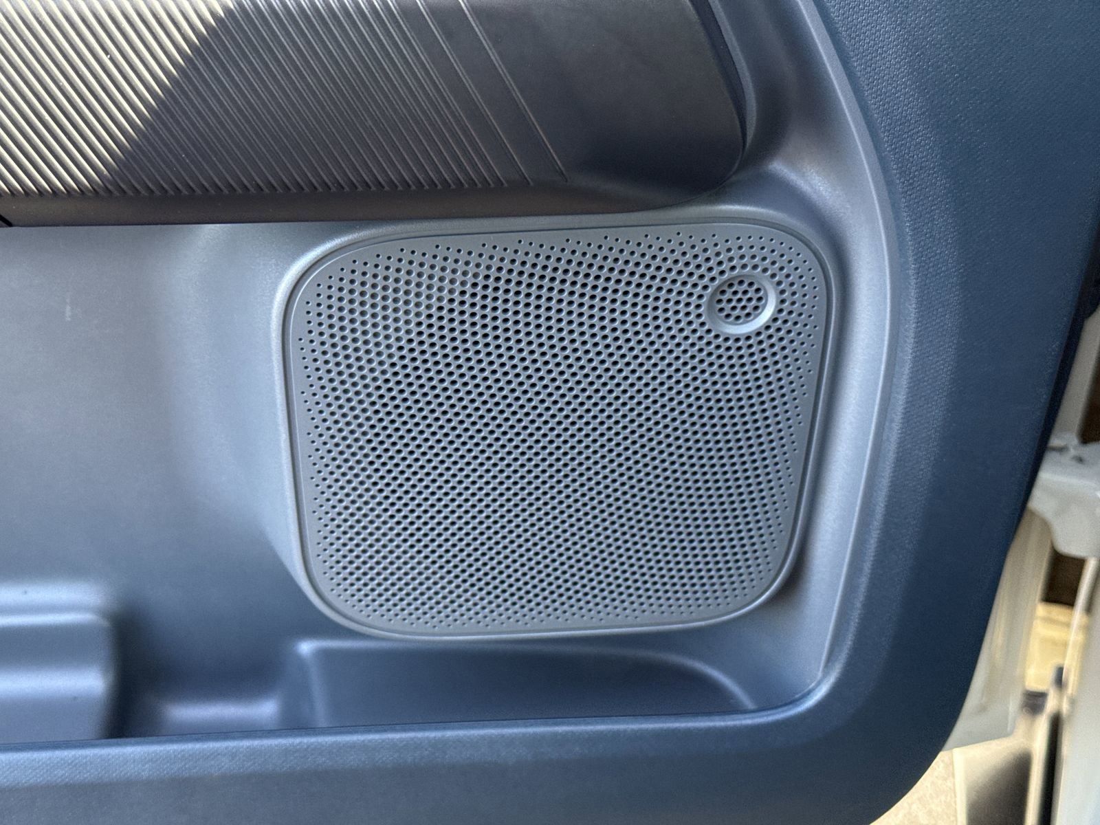 Certified 2025 Ford Maverick XL w/ Equipment Group 102A image 17