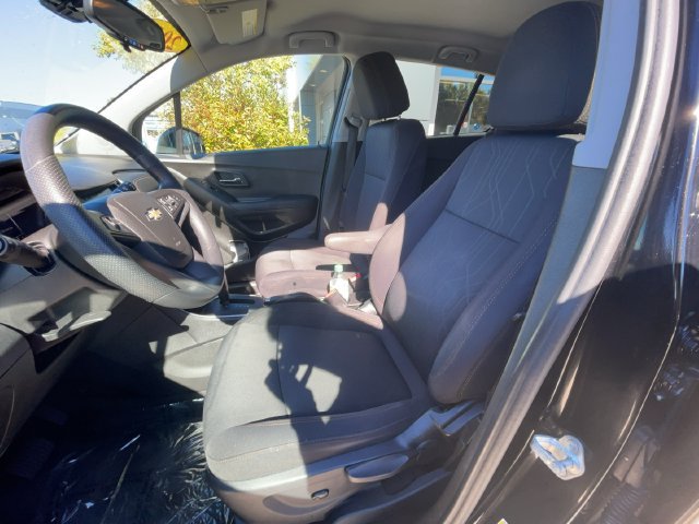 Used 2017 Chevrolet Trax LT AWD/4WD image 14