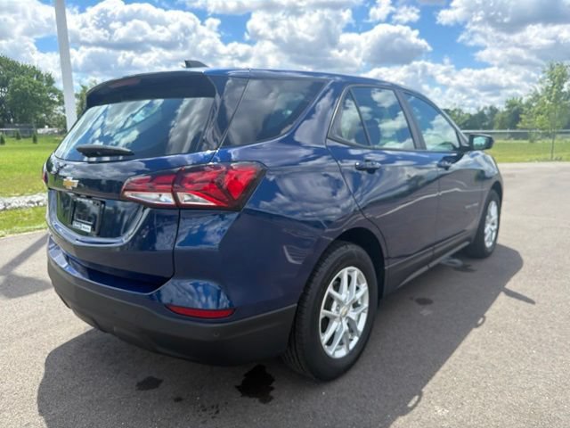 Used 2023 Chevrolet Equinox LS w/ LPO, Cargo Package FWD image 7