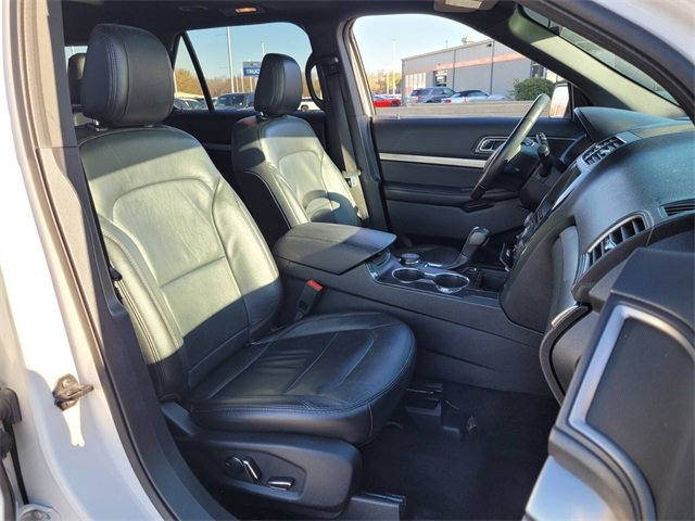 Certified 2018 Ford Explorer XLT w/ Equipment Group 202A image 17