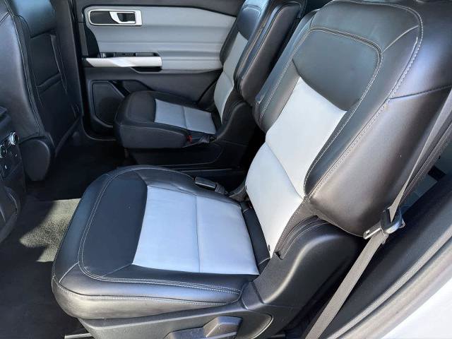 Certified 2022 Ford Explorer XLT w/ Equipment Group 202A AWD/4WD image 21