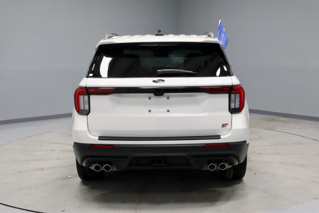 Certified 2025 Ford Explorer ST image 4