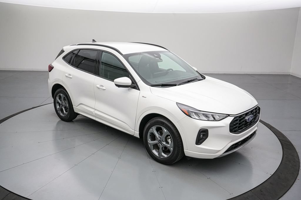 Certified 2023 Ford Escape ST-Line Select w/ Tech Pack #2 AWD/4WD image 2