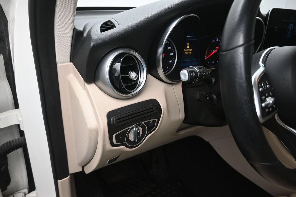 Used 2022 Mercedes-Benz GLC 300 image 13
