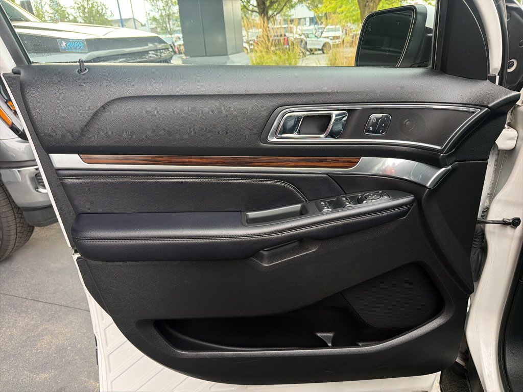 Certified 2017 Ford Explorer Limited AWD/4WD image 17