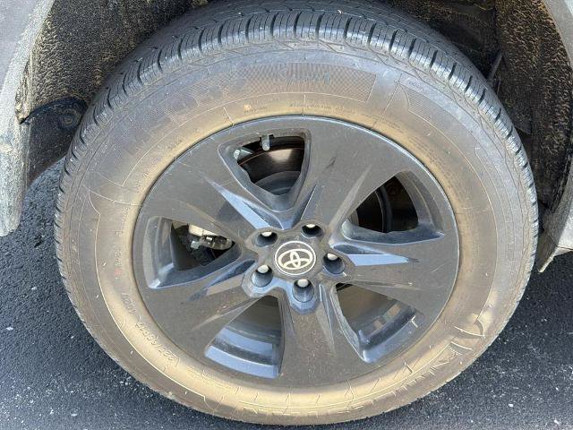 Used 2023 Toyota RAV4 XLE AWD/4WD image 10