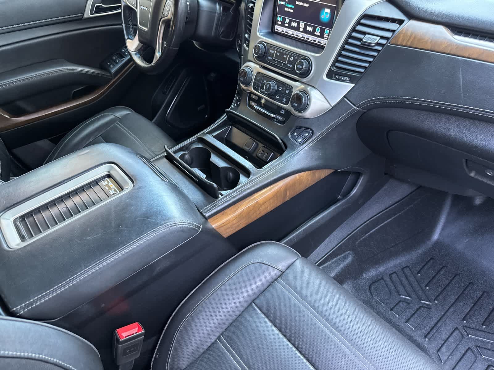 Used 2019 GMC Yukon XL Denali RWD image 17