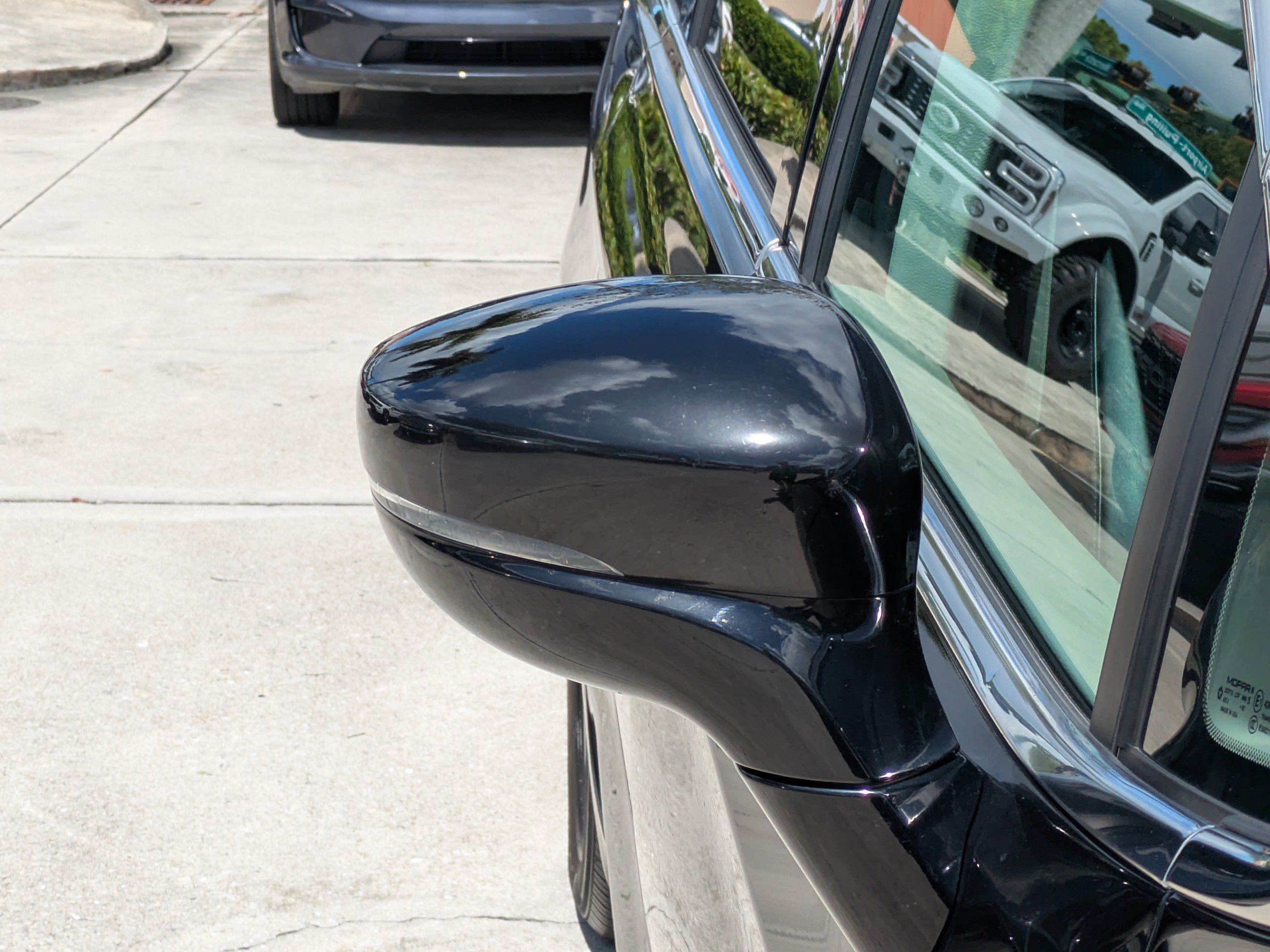 Used 2024 Chrysler Pacifica Touring-L FWD image 10