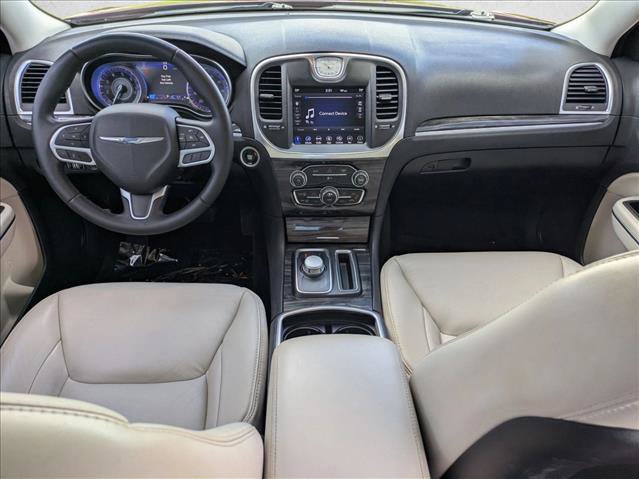 Used 2018 Chrysler 300 Touring L RWD image 19