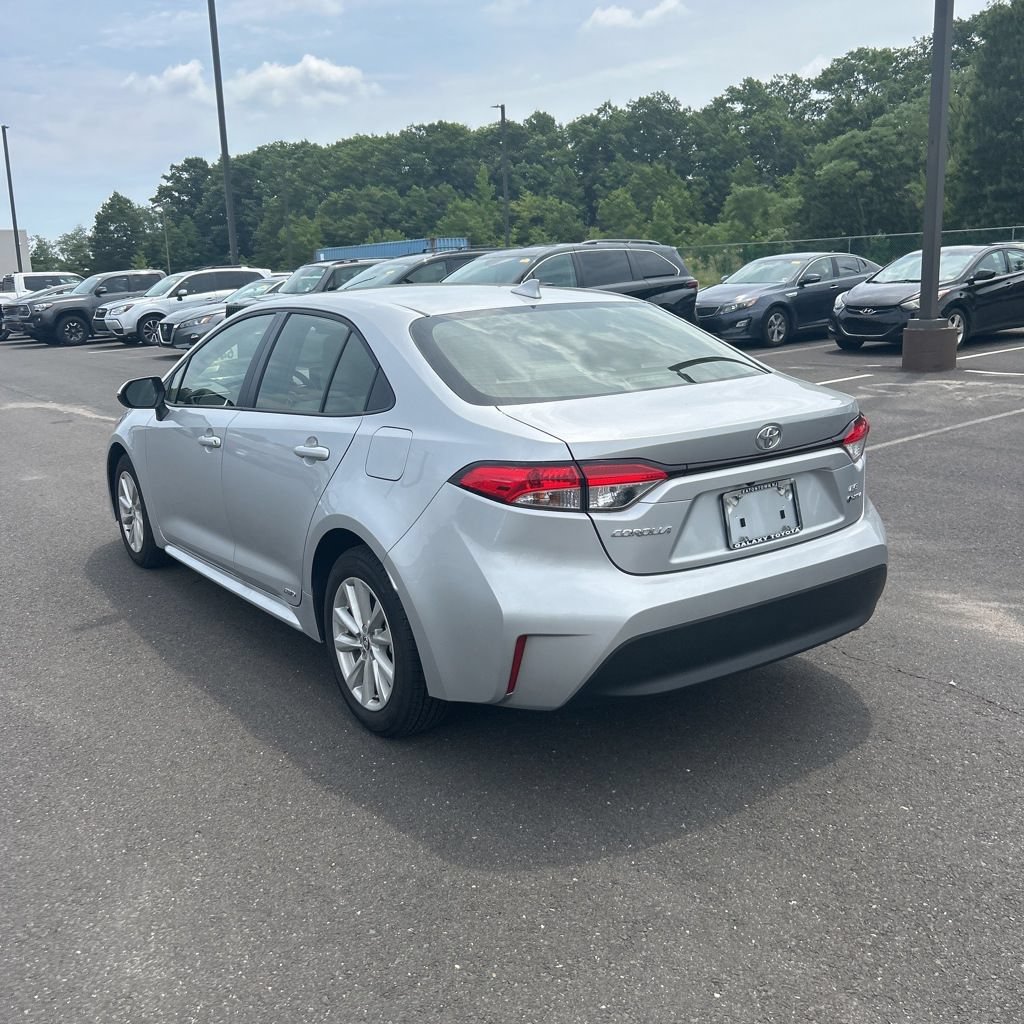 Used 2026 Toyota Corolla LE w/ LE Premium Package AWD/4WD image 4