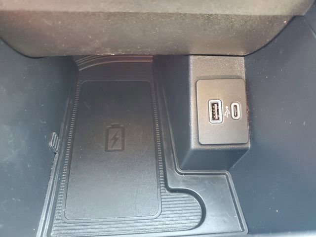 Certified 2024 Ford Edge Titanium image 29