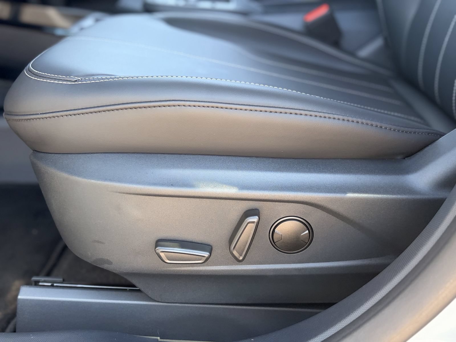 Certified 2026 Ford Mustang Mach-E Select RWD image 26