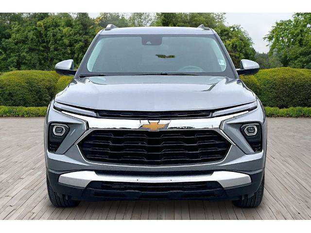 Used 2025 Chevrolet TrailBlazer LT AWD/4WD image 2