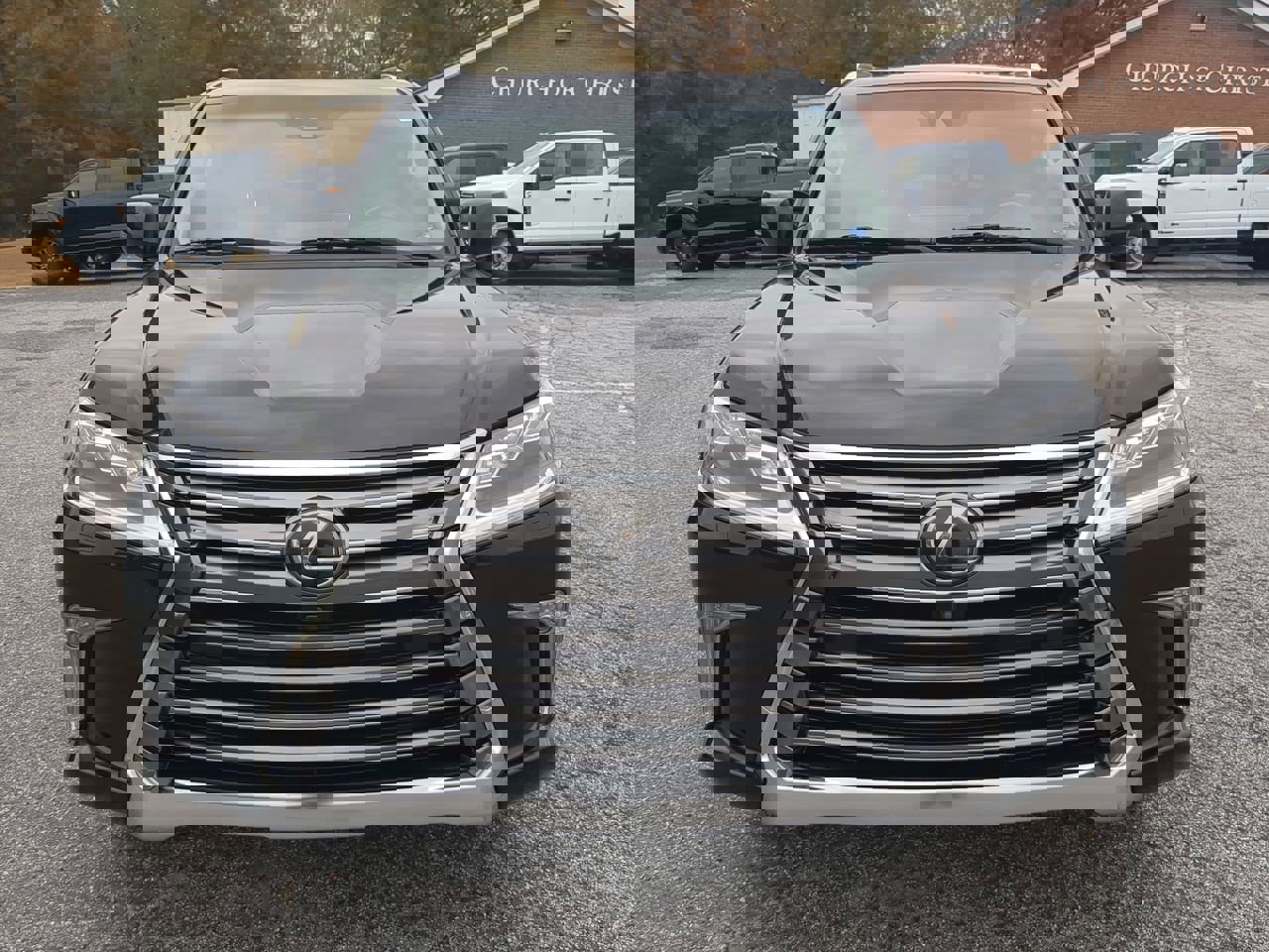 Used 2020 Lexus LX 570 4WD w/ 3rd Row & Luxury Pkg image 7