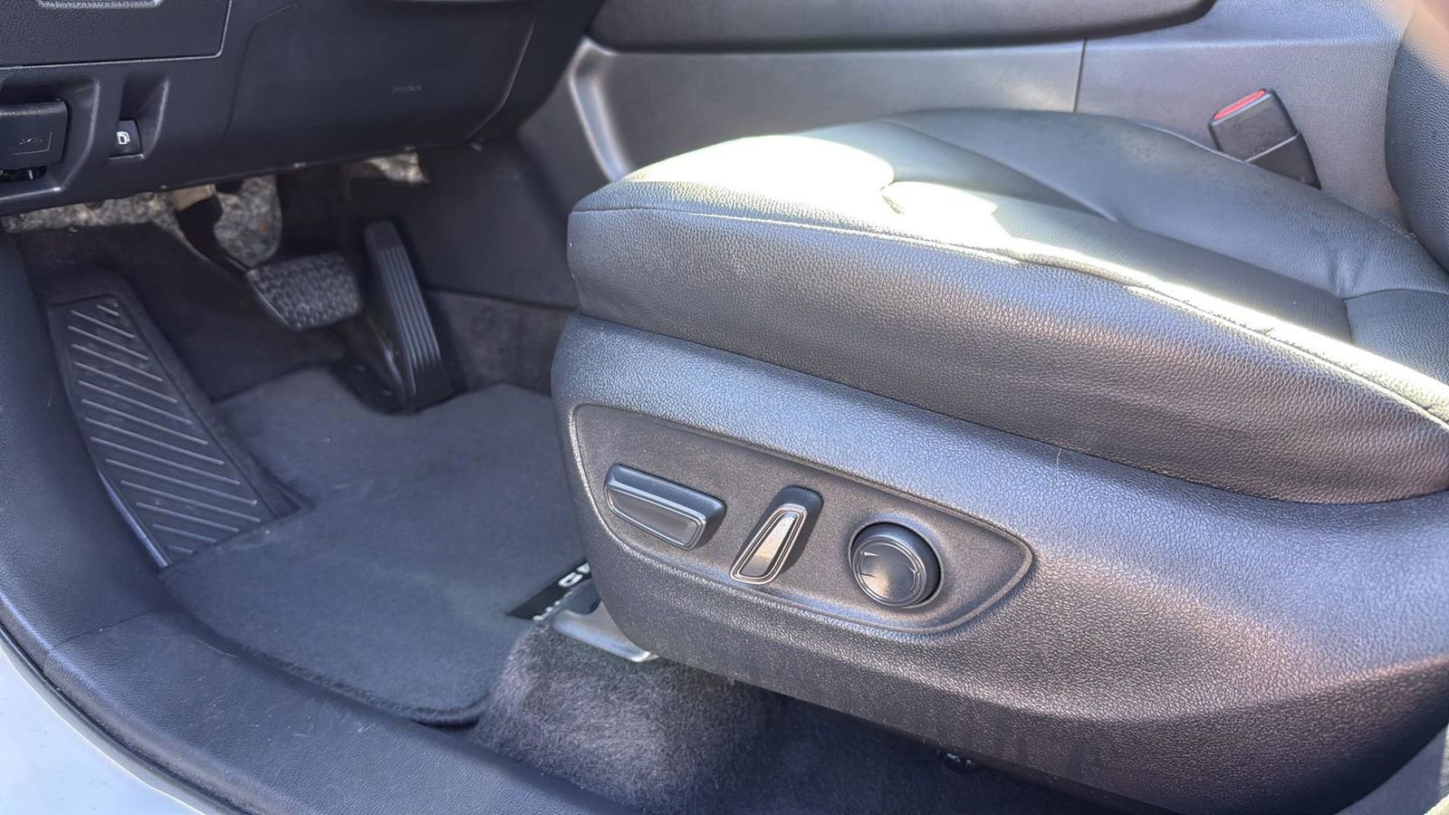 Used 2024 Toyota Grand Highlander XLE image 11