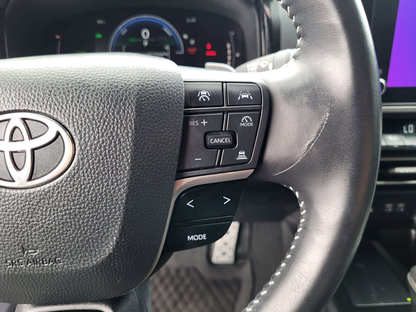 Used 2025 Toyota Camry SE FWD image 29