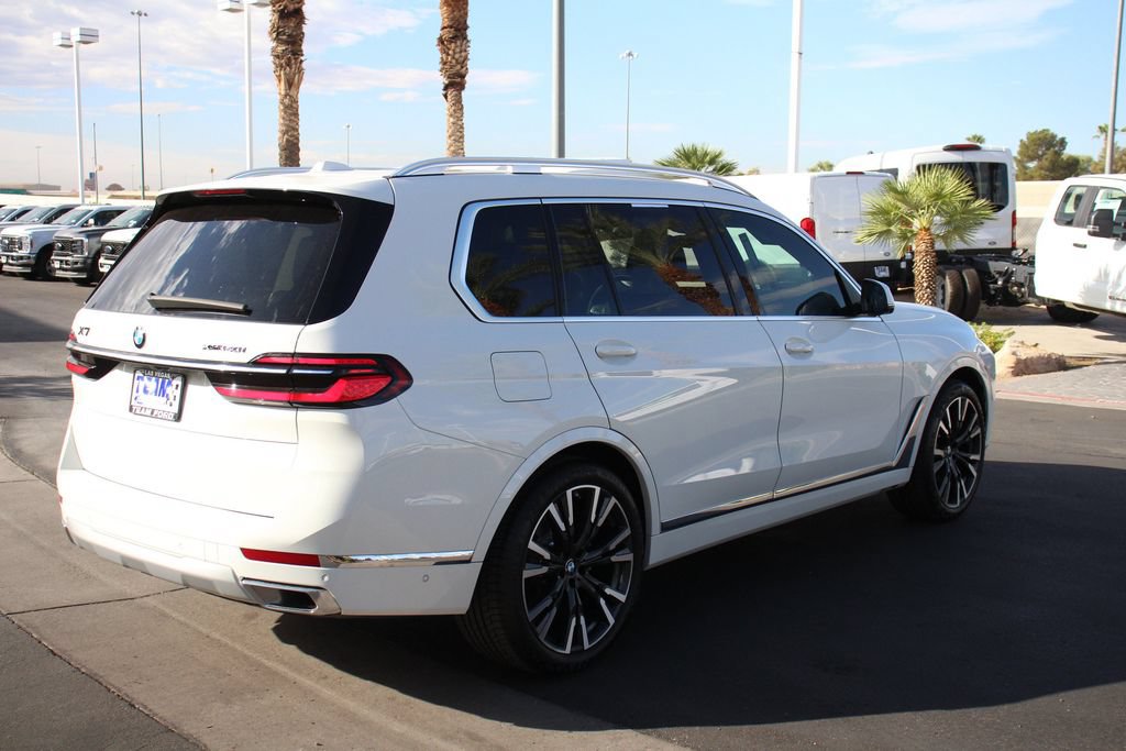 Used 2024 BMW X7 xDrive40i w/ Premium Package AWD/4WD image 8